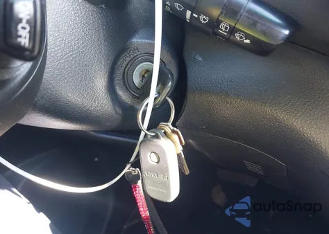 2010 Toyota Highlander Se V6 z USA, uszkodzony, nr VIN 5TDJK3EH2AS035457